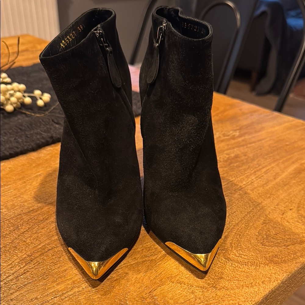 Alexandre McQueen Gold Toe High Heeled Black Suede Booties. Size 8.5